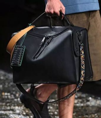 好看且值得买的男款手提包,看这几个牌子就够了